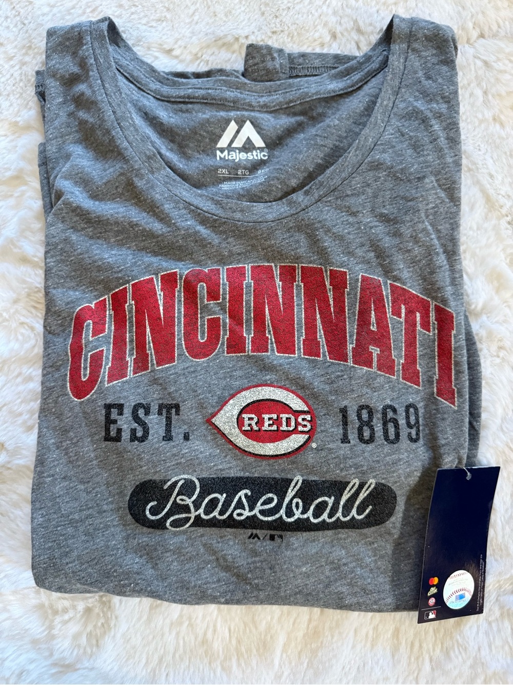 NWT Majestic Women’s Cincinnati Reds Graphic Short Sleeve Tee